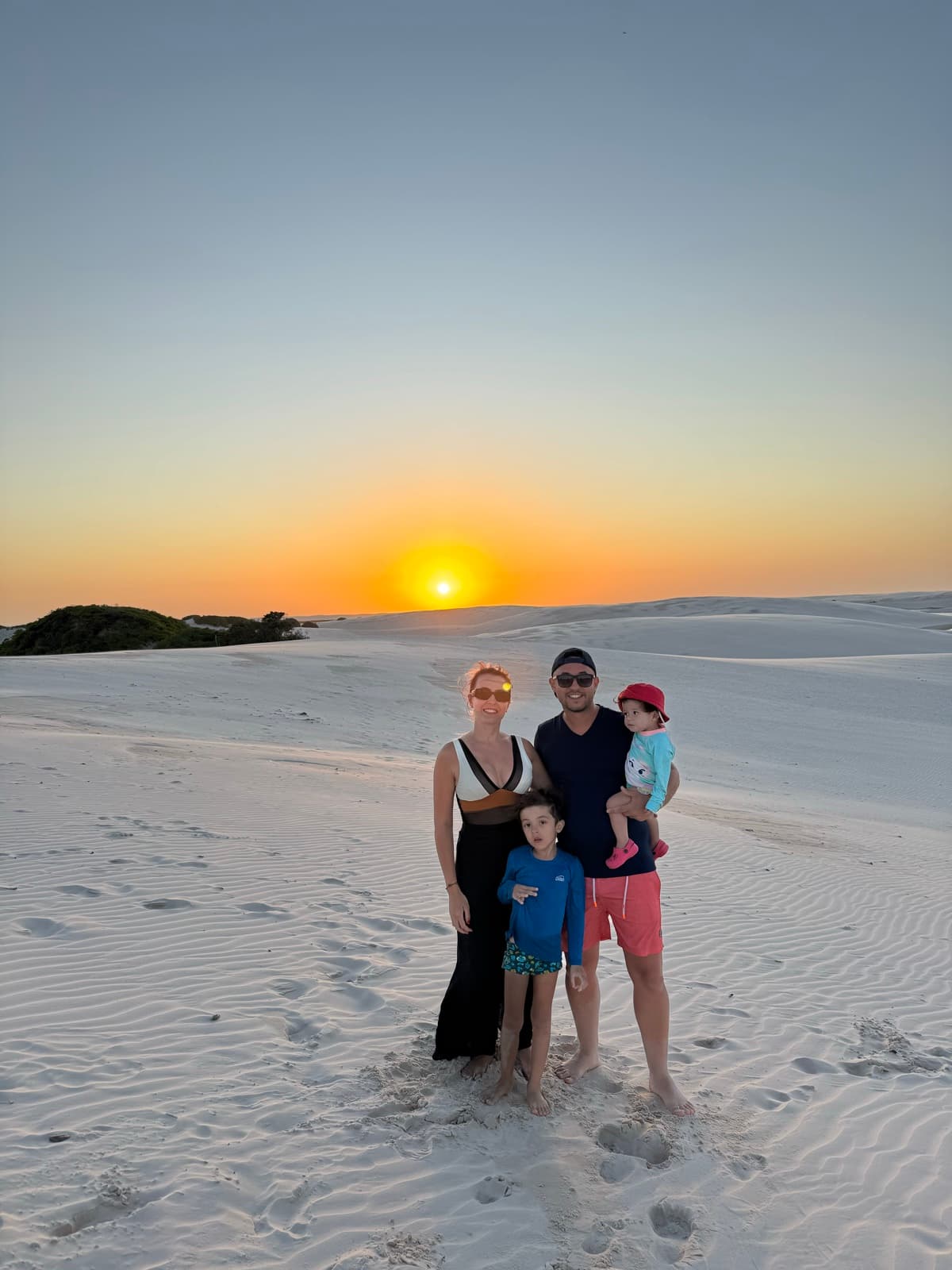 Rodrigo, Beth e família ao pôr-do-sol nos Lençóis